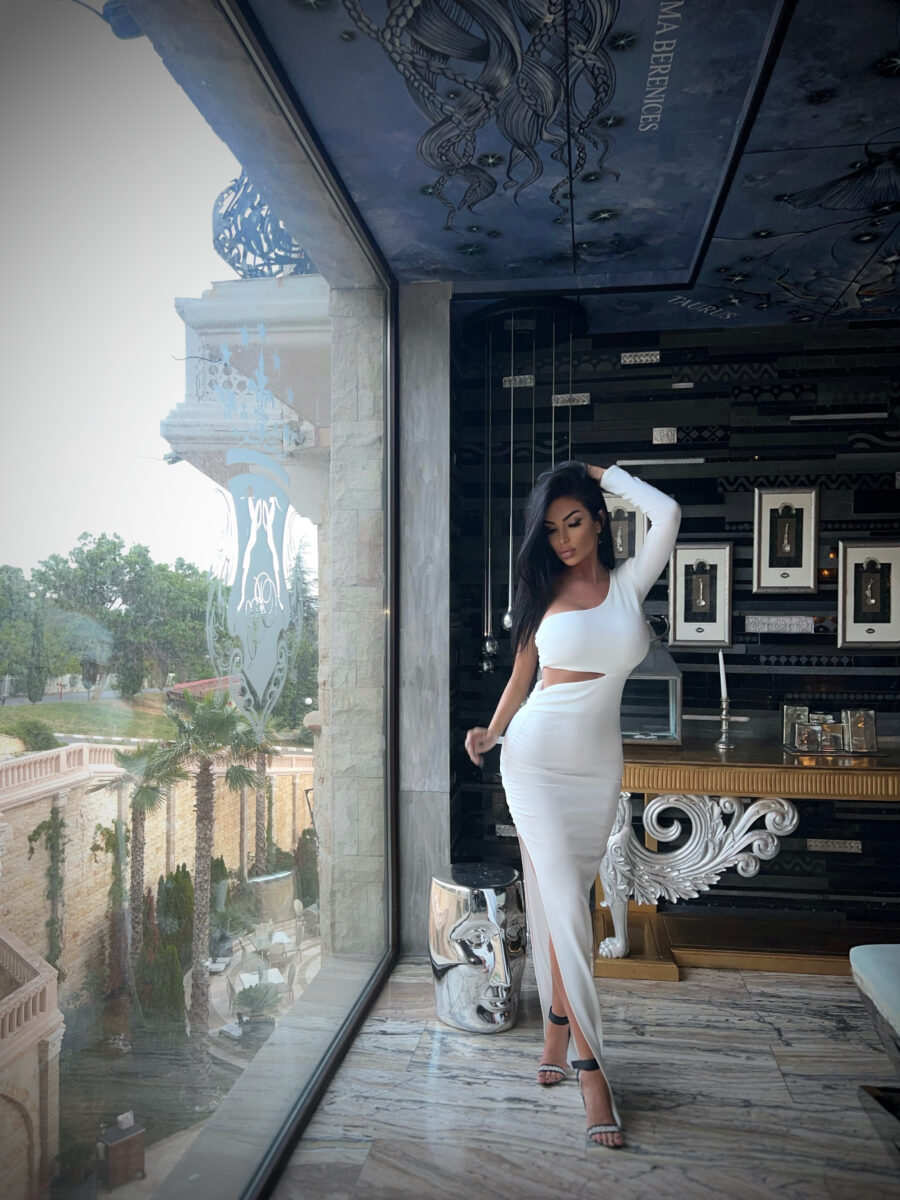 Rochie Desiree alba millionette