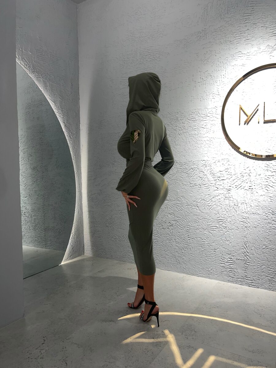 Moses dress - Image 5